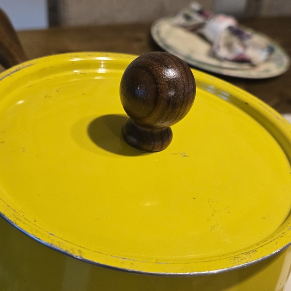 Vintage Yellow Fondue Pot with Wooden Handle - Home Kitchen - Picture 3 of 8